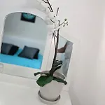 Apartament Sejour A A 12 Minutes D'orly Airport Et De Paris 14eme - Aux Reflets Pastels